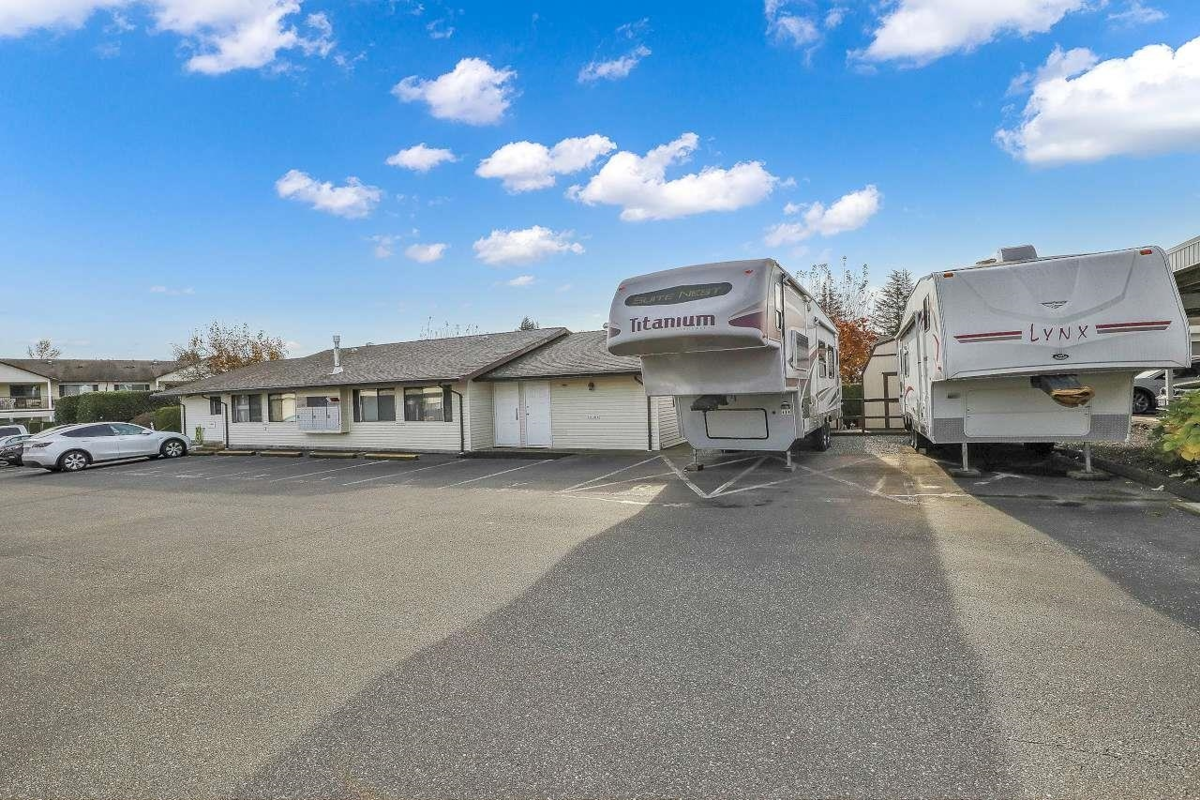 Outdoor Kitchen Photo of 57 32959 George Ferguson Way, Abbotsford, BC