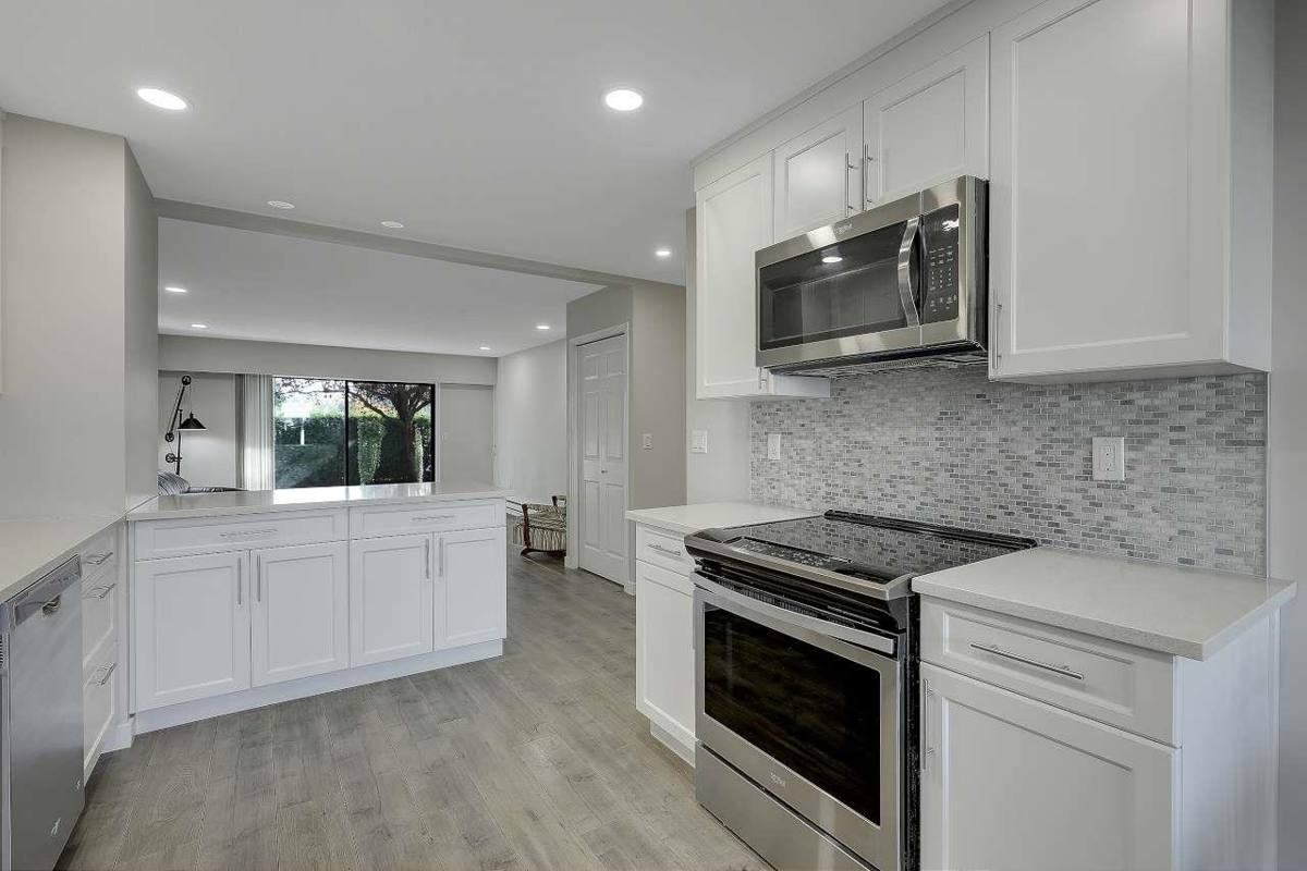 Primary Bathroom Photo of 57 32959 George Ferguson Way, Abbotsford, BC