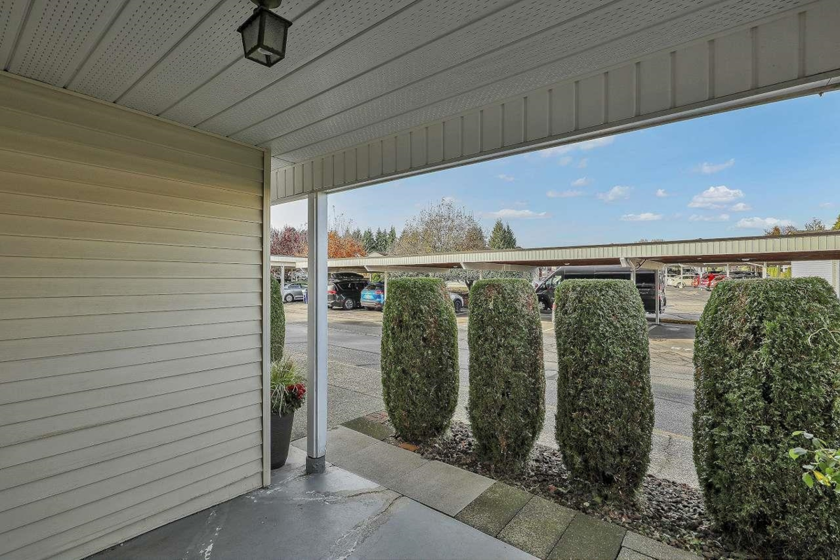 Staircase Photo of 57 32959 George Ferguson Way, Abbotsford, BC