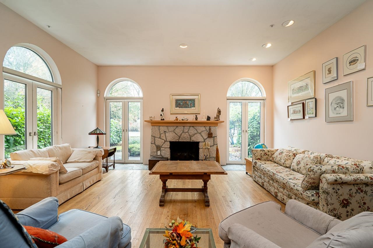 Dining Area Photo of 2443 W 47th Avenue, Vancouver, BC