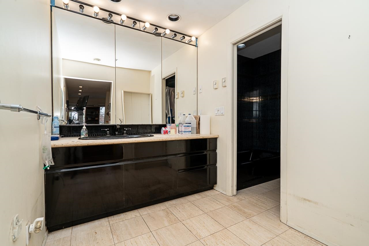 Powder Room Photo of 2443 W 47th Avenue, Vancouver, BC