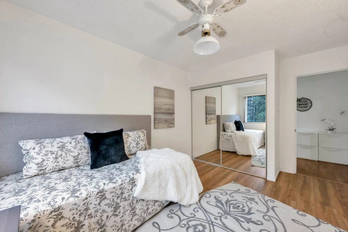 Bedroom 3 Photo of 316 15020 North Bluff Road, White Rock, BC