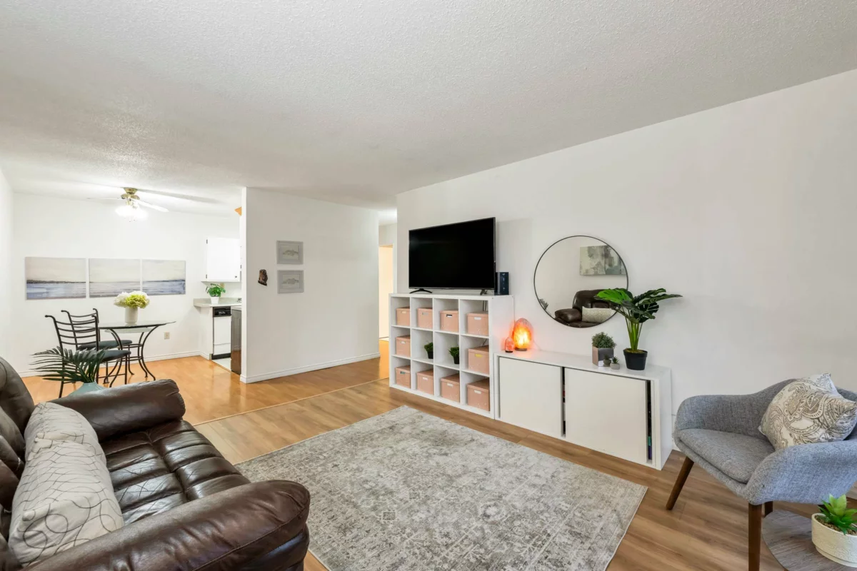 Kitchen Photo of 316 15020 North Bluff Road, White Rock, BC
