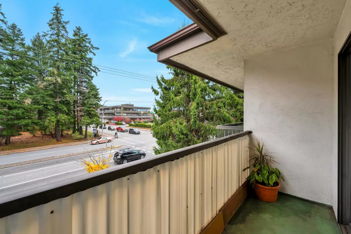 Loft / Bonus Room Photo of 316 15020 North Bluff Road, White Rock, BC
