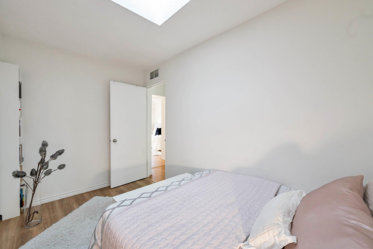 Office / Den Photo of 316 15020 North Bluff Road, White Rock, BC