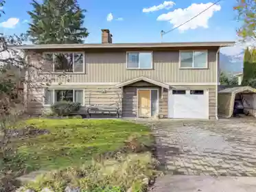 40345 Hood Road, Squamish, BC, Squamish — Single Family Residence for sale