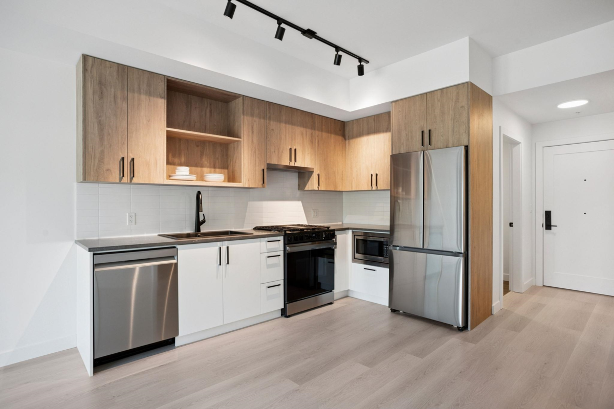 Primary Bedroom Photo of 105 1100 Clarke Road, Port Moody, BC