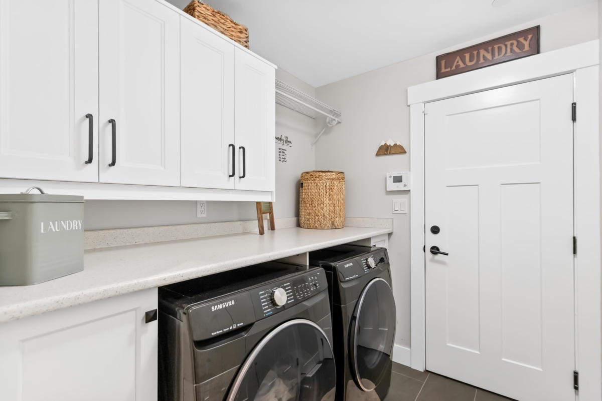 Guest Bathroom Photo of 43360 Creekside Circle, Cultus Lake, BC