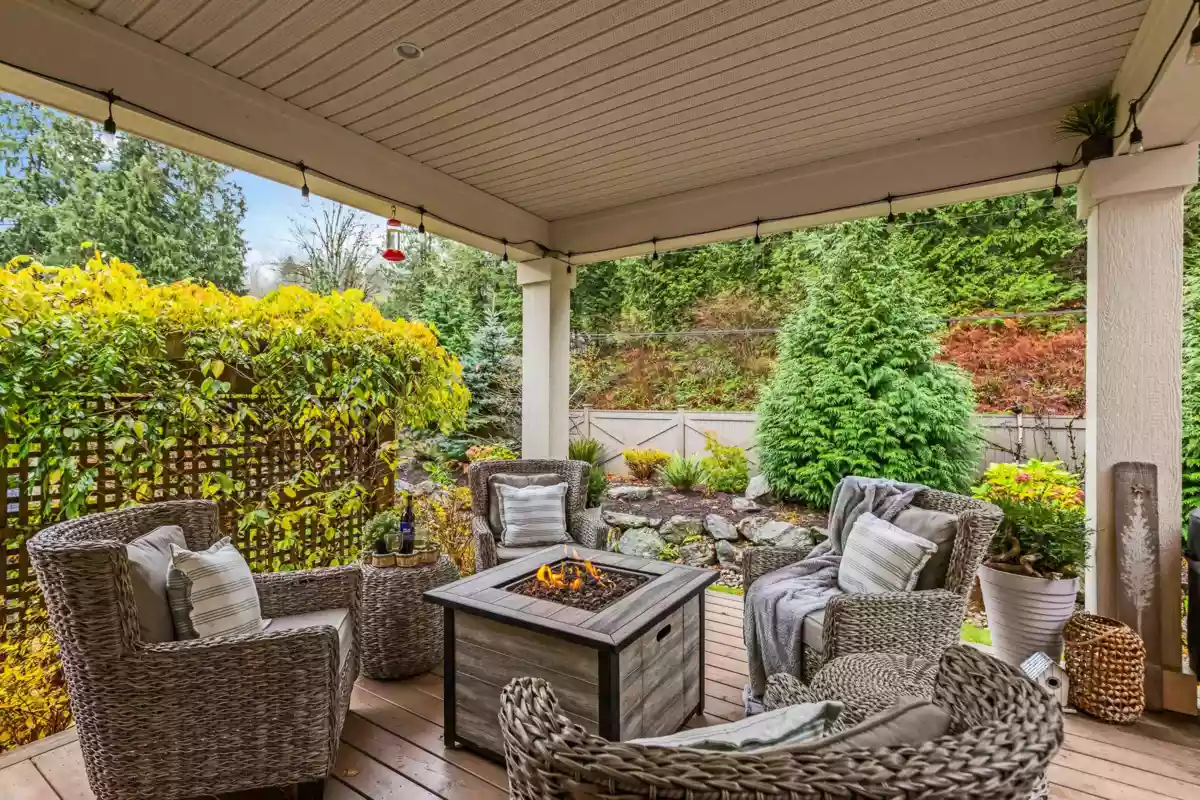 Hallway Photo of 43360 Creekside Circle, Cultus Lake, BC