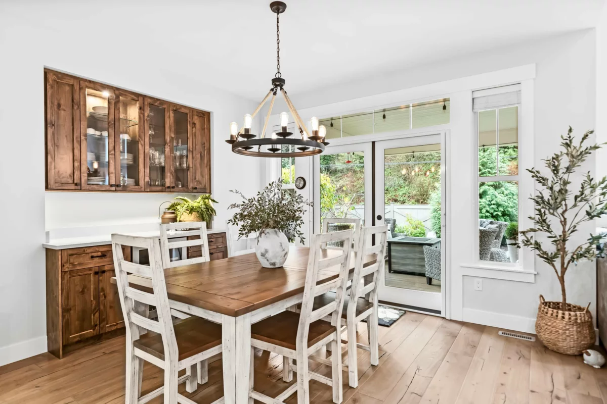Kitchen Photo of 43360 Creekside Circle, Cultus Lake, BC