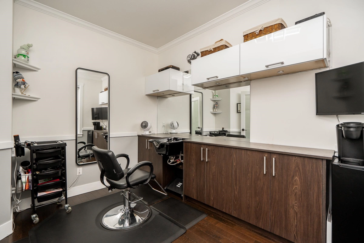 Hallway Photo of 21 1299 Coast Meridian Road, Coquitlam, BC