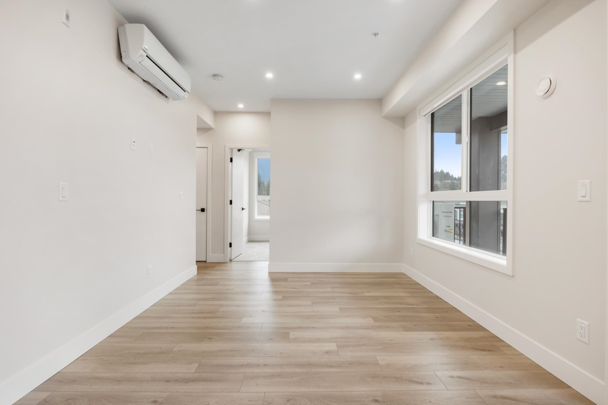 Kitchen Photo of 510 45505 Campus Drive, Chilliwack, BC