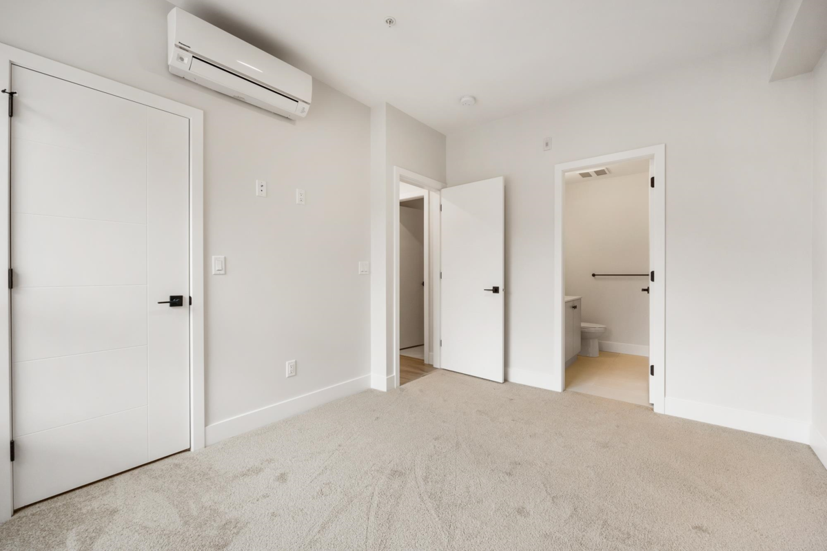 Primary Bathroom Photo of 510 45505 Campus Drive, Chilliwack, BC