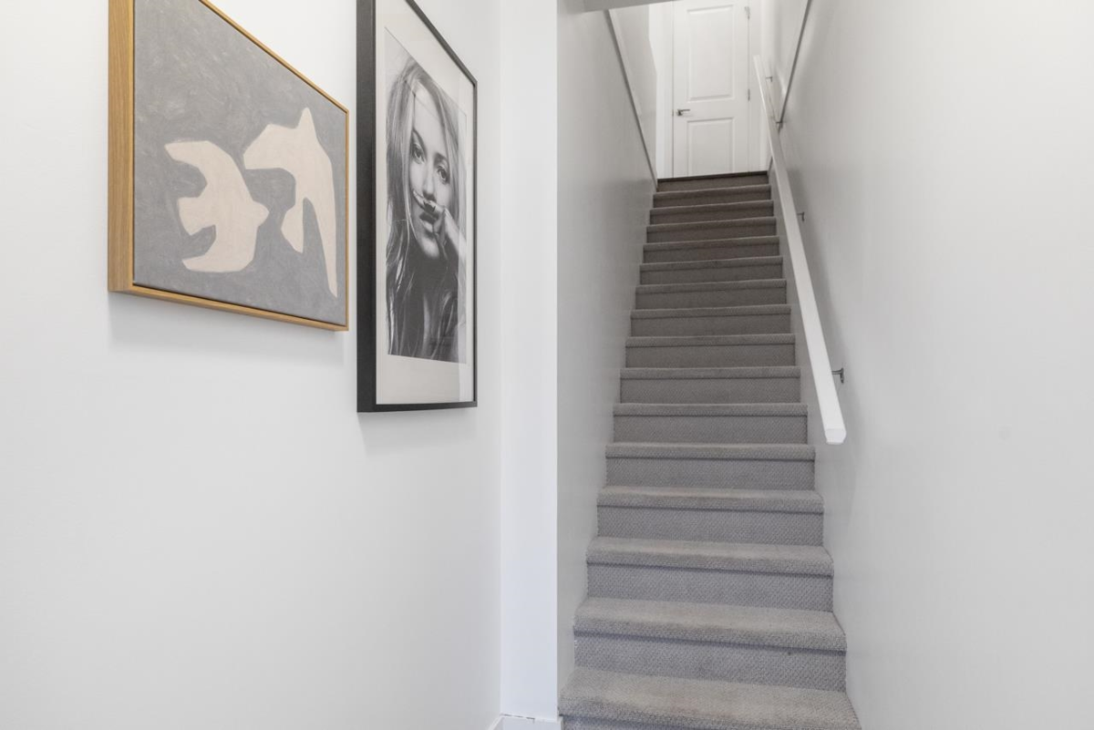 Entry Foyer Photo of 5837 Wales Street, Vancouver, BC