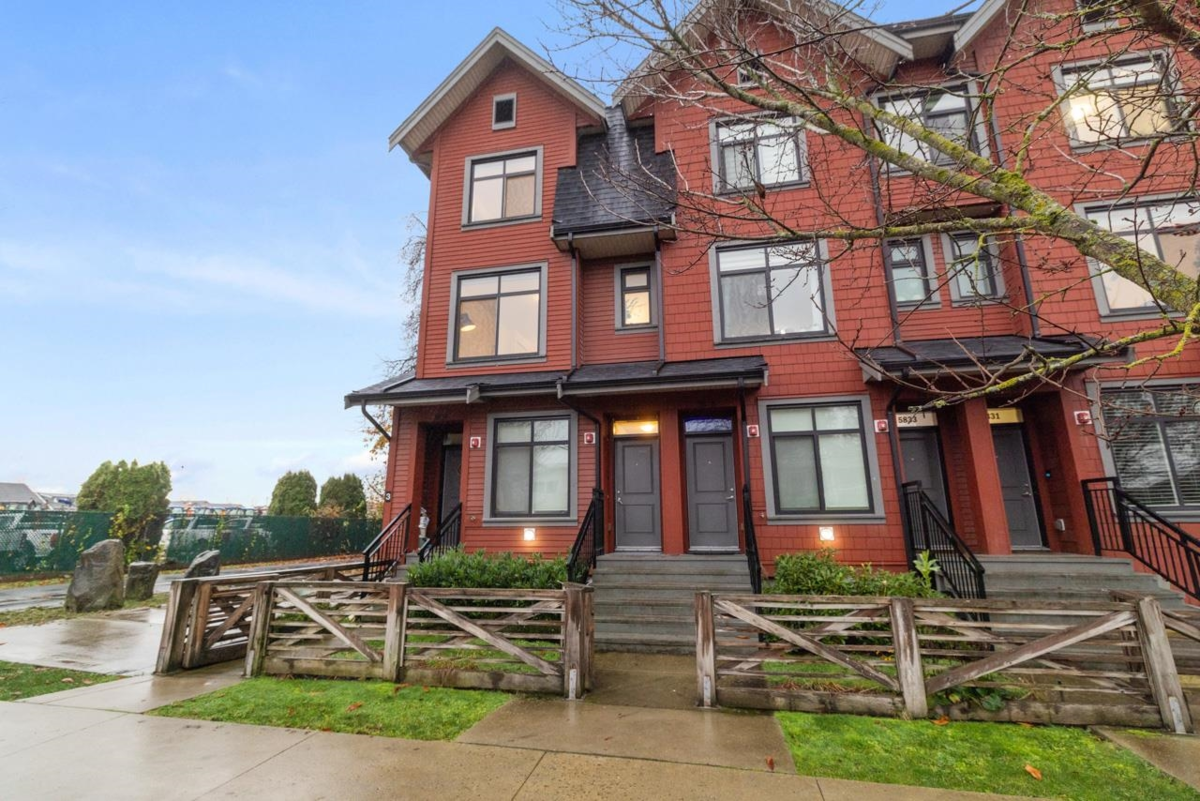 Hallway Photo of 5837 Wales Street, Vancouver, BC