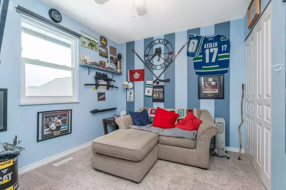 Powder Room Photo of 35183 Ewert Avenue, Mission, BC