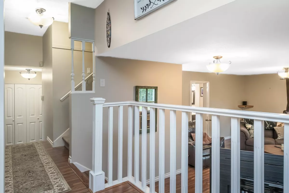 Primary Bathroom Photo of 35183 Ewert Avenue, Mission, BC