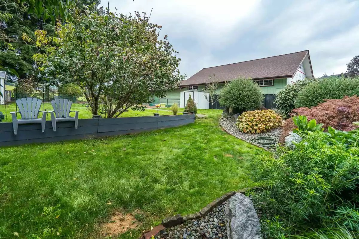 Swimming Pool Photo of 35183 Ewert Avenue, Mission, BC