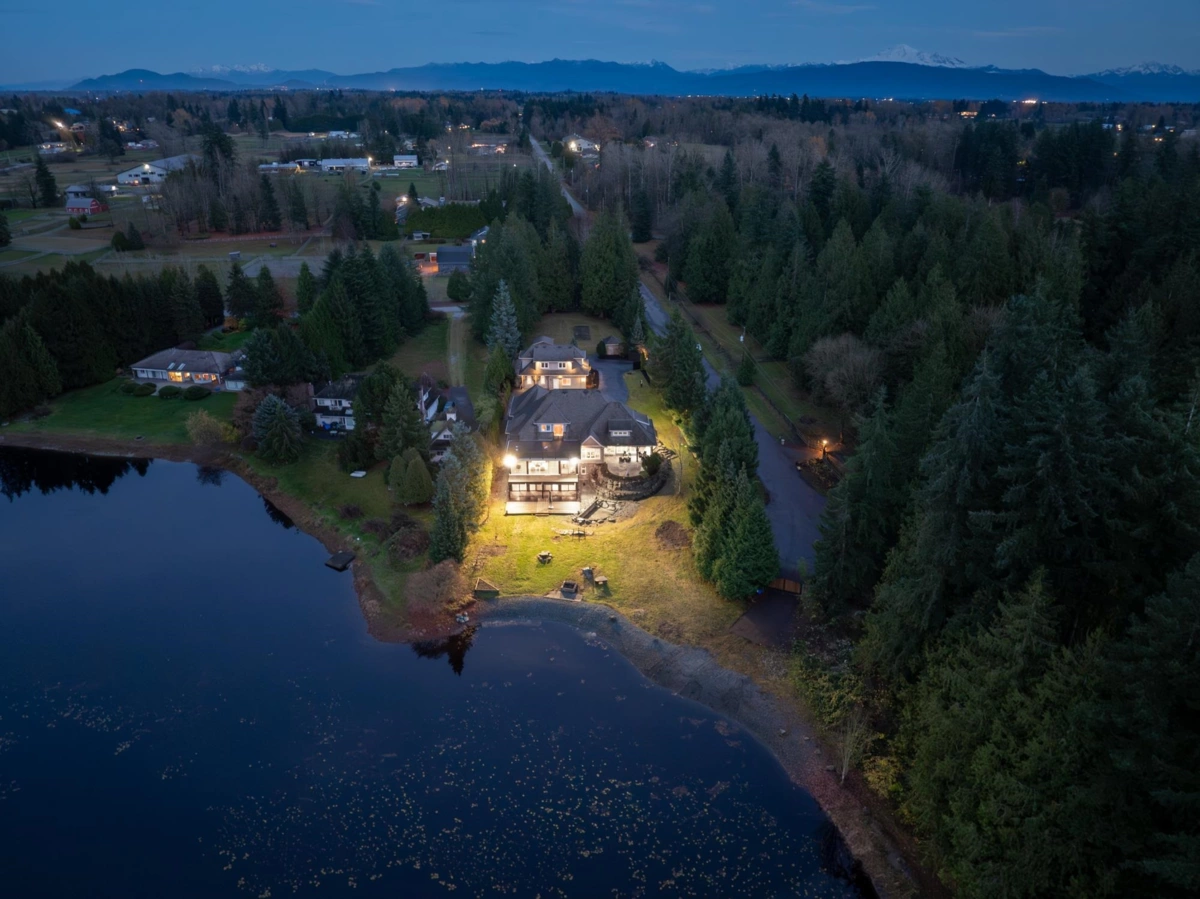 Breakfast Nook Photo of 23455 8 Avenue, Langley, BC