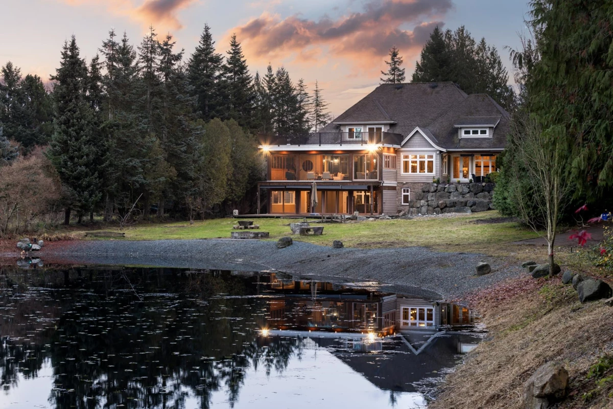 Family Room Photo of 23455 8 Avenue, Langley, BC