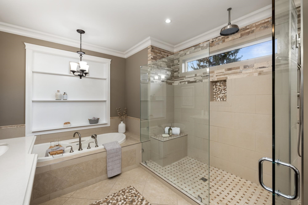 Front Yard Photo of 23455 8 Avenue, Langley, BC