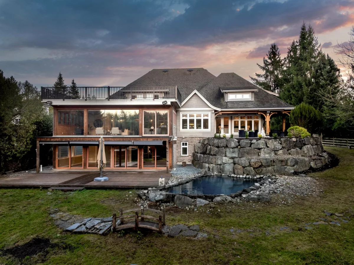 Kitchen Island Photo of 23455 8 Avenue, Langley, BC