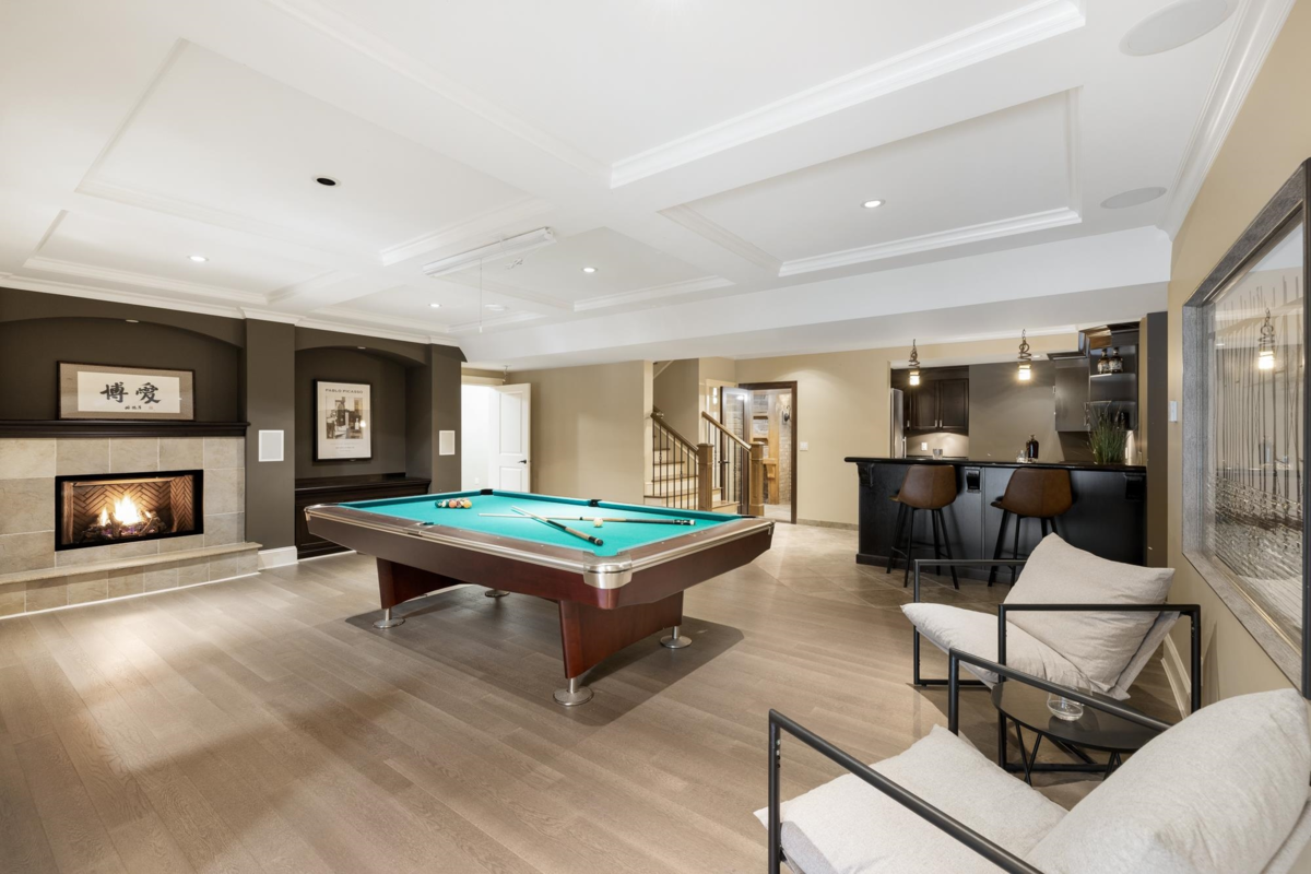 Swimming Pool Photo of 23455 8 Avenue, Langley, BC