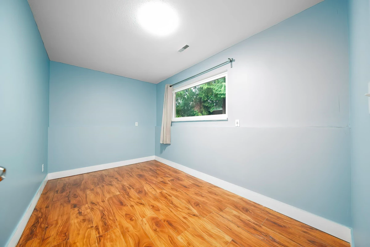 Mudroom Photo of 10123 158a Street, Surrey, BC