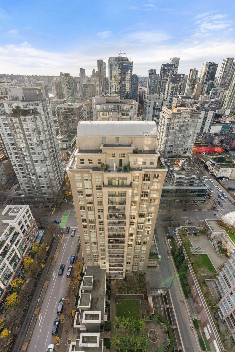 Front Yard Photo of 2901 969 Richards Street, Vancouver, BC