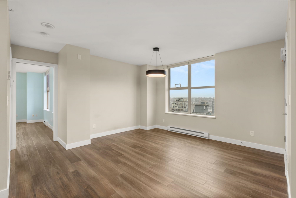 Kitchen Island Photo of 2901 969 Richards Street, Vancouver, BC