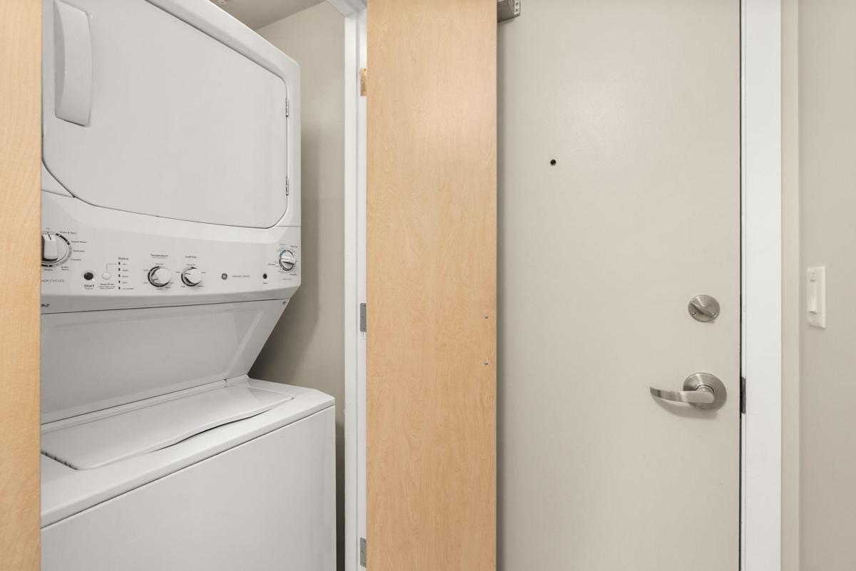 Neighborhood Park Photo Near 2901 969 Richards Street, Vancouver, BC