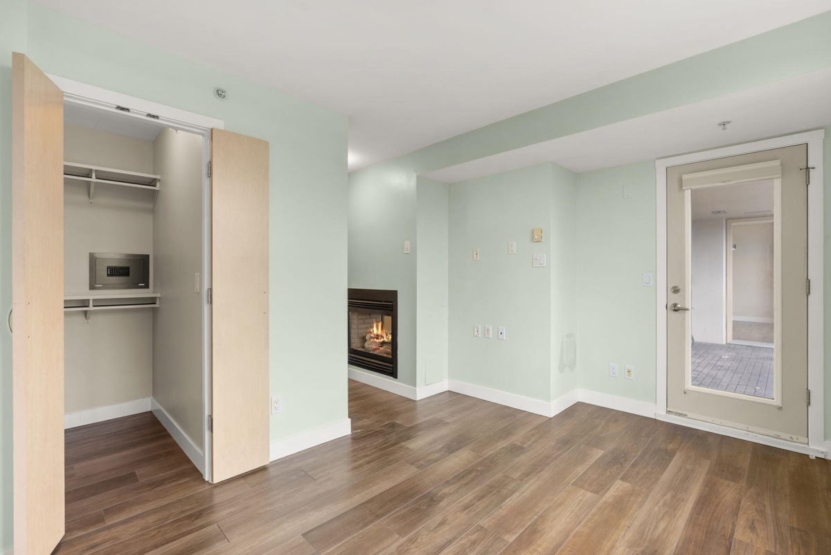 Outdoor Kitchen Photo of 2901 969 Richards Street, Vancouver, BC