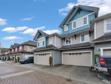 Swimming Pool Photo of 16 11393 Steveston Highway, Richmond, BC