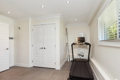 Basement Recreation Room Photo of 14418 16a Avenue, Surrey, BC
