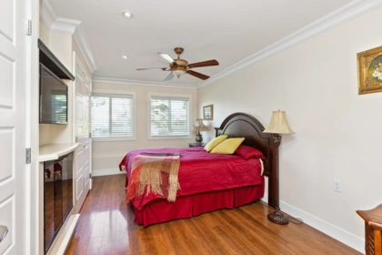 Hot Tub / Spa Photo of 14418 16a Avenue, Surrey, BC