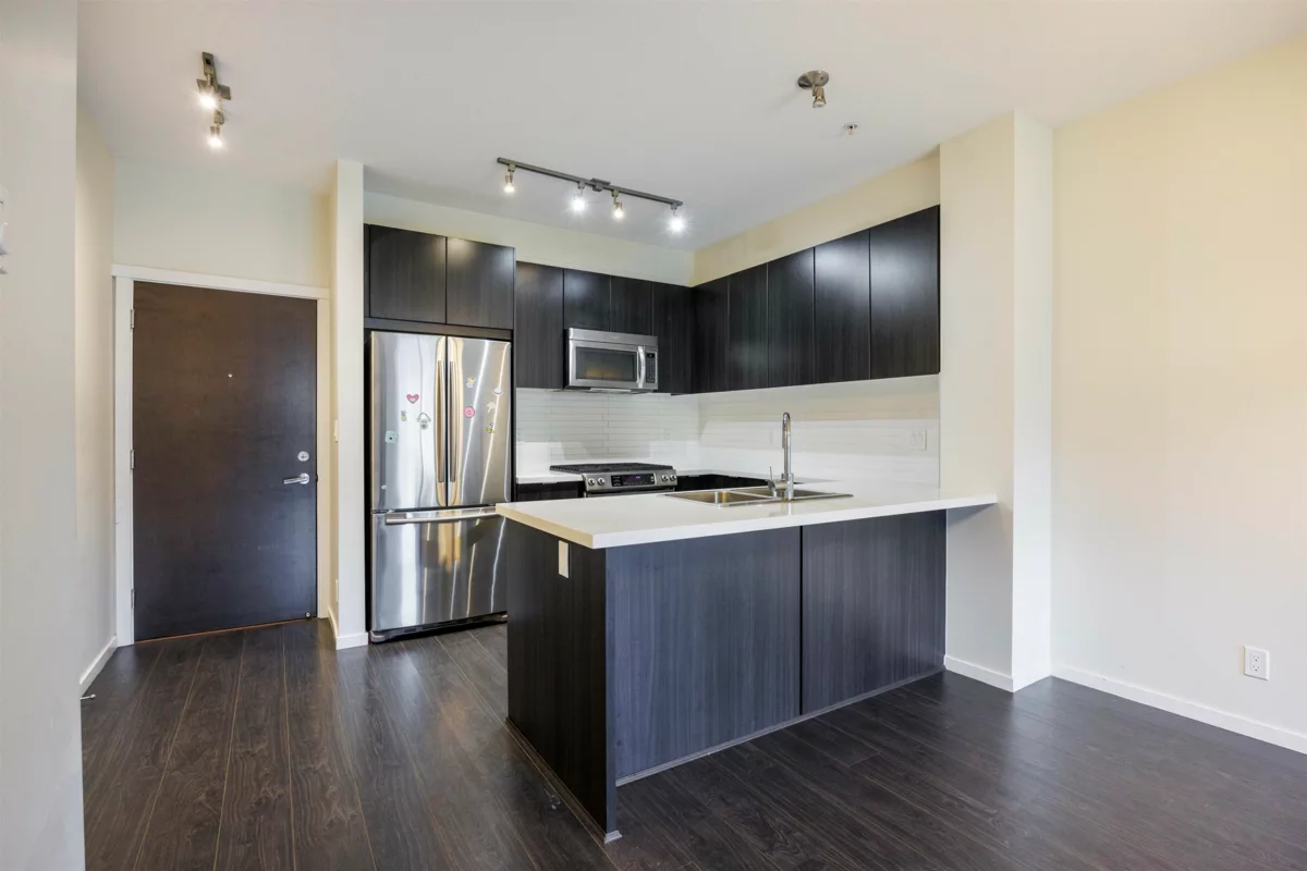 Primary Bathroom Photo of 213 3107 Windsor Gate, Coquitlam, BC