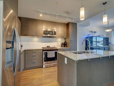5968 Beachgate Lane, Sechelt, BC, Sechelt — Townhouse for sale