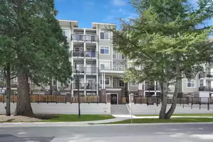 305 20686 Eastleigh Crescent, Langley, BC, Langley City — 1 bed apartment/condo for sale