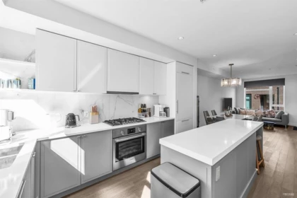 Breakfast Nook Photo of 7623 Yukon Street, Vancouver, BC