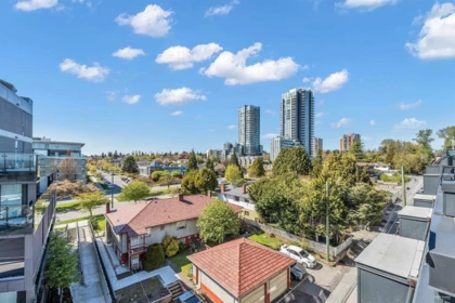 Garden / Landscaping Photo of 7623 Yukon Street, Vancouver, BC