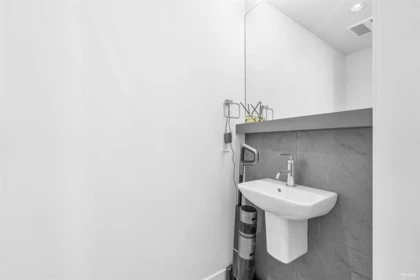 Hallway Photo of 7623 Yukon Street, Vancouver, BC