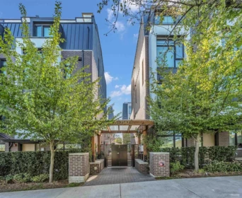 Hot Tub / Spa Photo of 7623 Yukon Street, Vancouver, BC