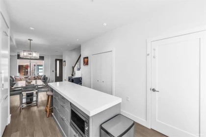 Primary Bathroom Photo of 7623 Yukon Street, Vancouver, BC