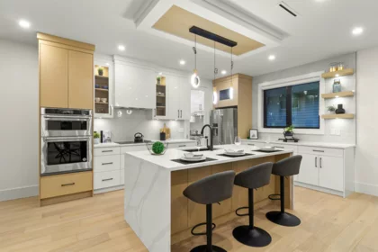 970 Laurel Court, Coquitlam, BC, Ranch Park — 7 bed single family residence for sale