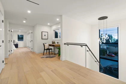 Hallway Photo of 970 Laurel Court, Coquitlam, BC
