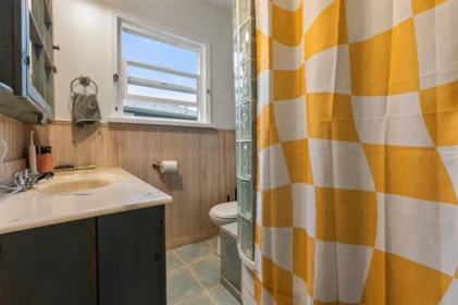 Guest Bathroom Photo of 46022 Clarke Drive, Chilliwack, BC