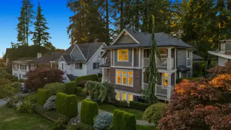 452 Tempe Crescent, North Vancouver, BC, North Vancouver — Single Family Residence for sale