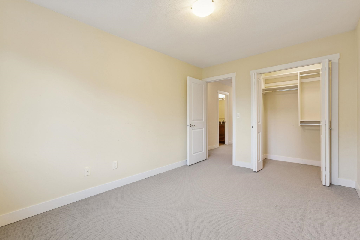 Guest Bathroom Photo of 15 9699 Sills Avenue, Richmond, BC