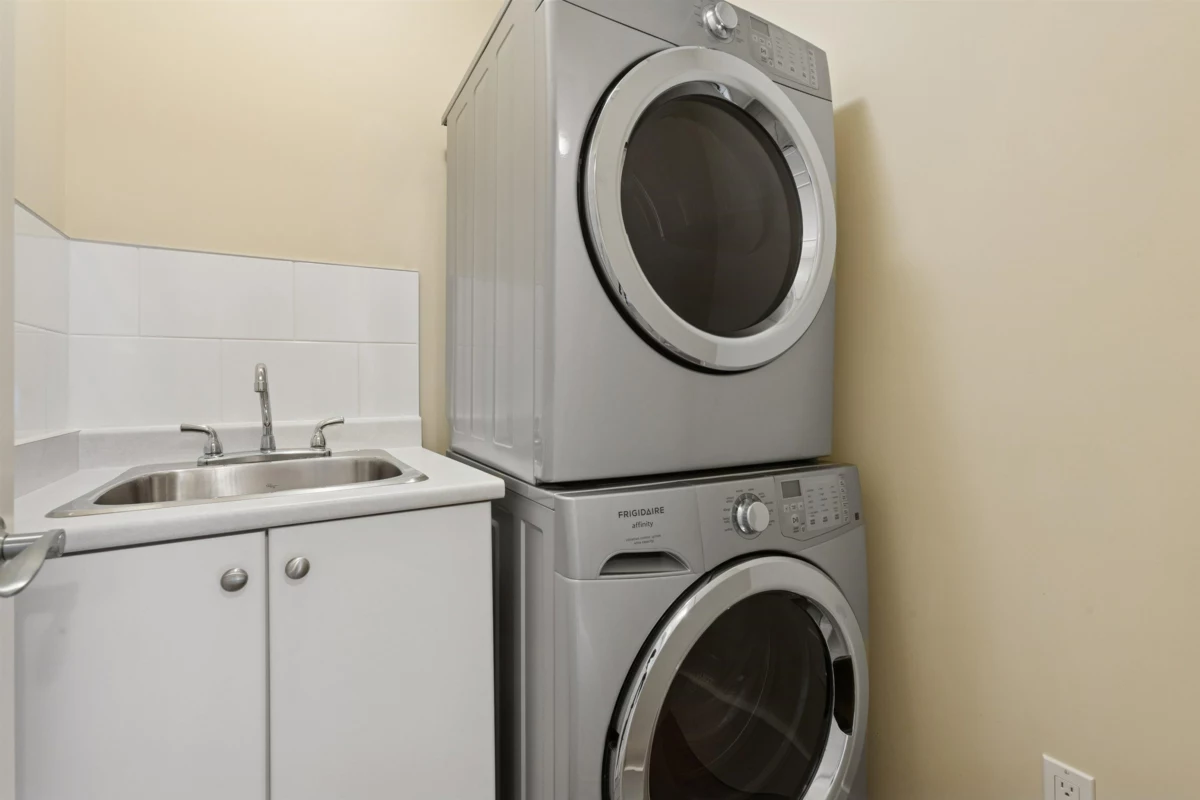 Hallway Photo of 15 9699 Sills Avenue, Richmond, BC