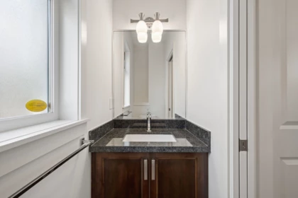 Primary Bathroom Photo of 15 9699 Sills Avenue, Richmond, BC
